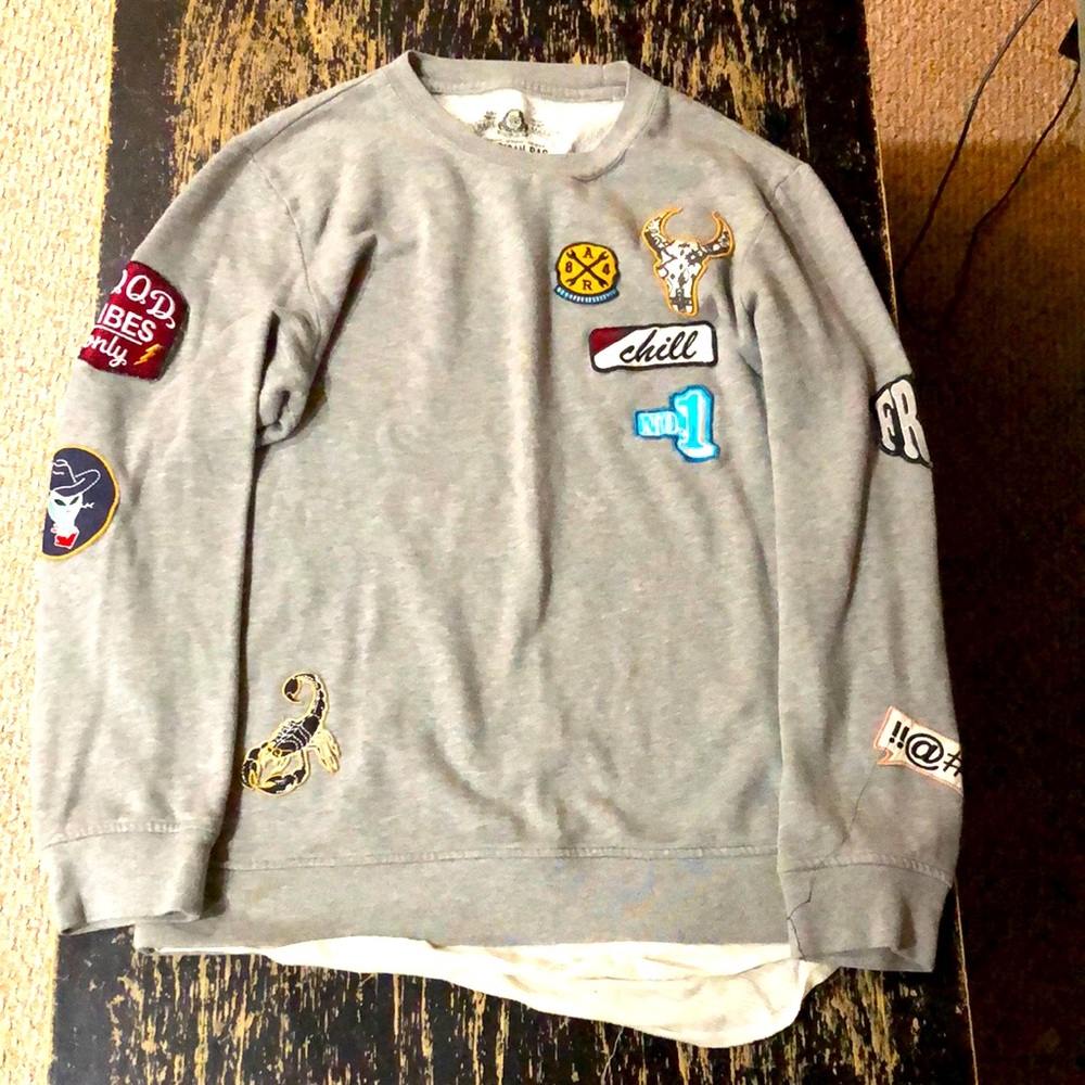 AMERICAN RAG GREY SWEATER SIZE MEDIUM